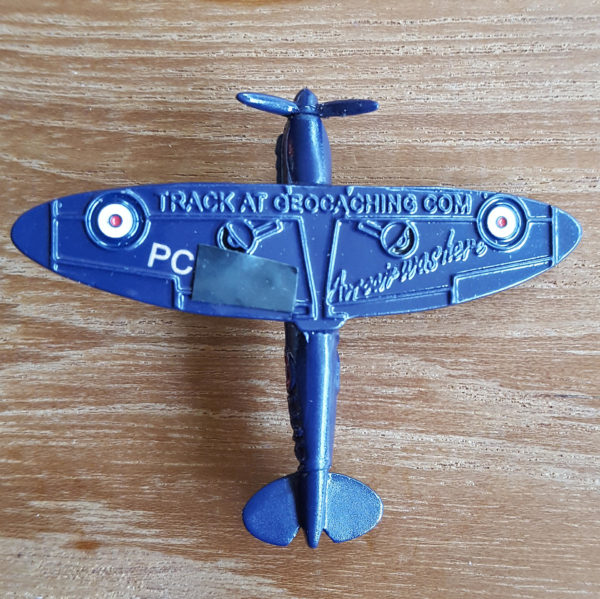 Avroair Spitfire Geocoin Blau